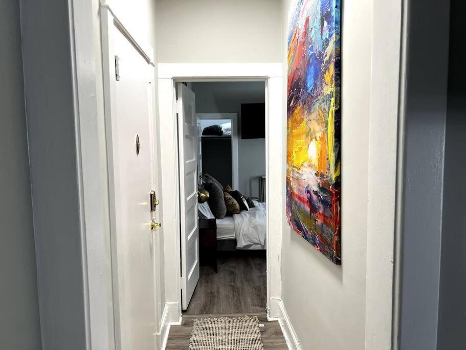 Apartment Stylish 1br Unit W/free Parking-walk To Metro